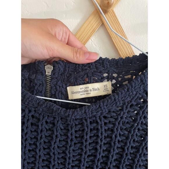 Abercrombie & Fitch Sweater Women's XS Navy Slightly Cropped Open Knit Beachy - Picture 4 of 6